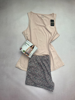 ست تاپ شورتک زنانه اسمارا – تاپ نخی صورتی و شورت طرح گل